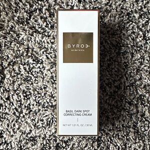 BYROE Basil Dark Spot Correcting Cream - Gold and White